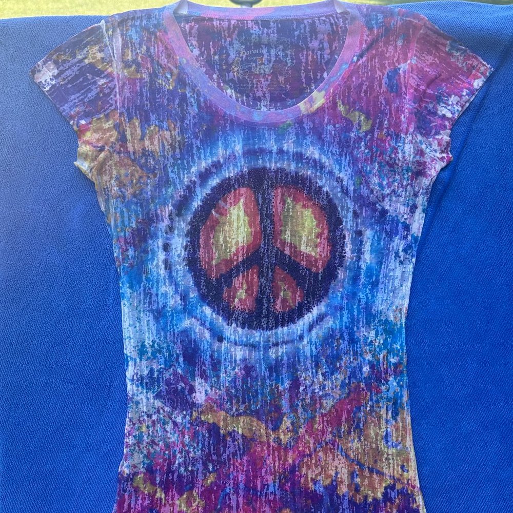 Dorothy Blue Vintage Peace-Sign Tie-Dye Tee
